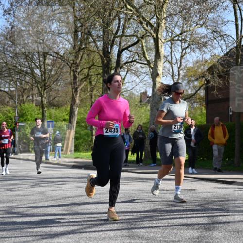 12.04.2026 - 45. Internationalen Wilhelmsburger Insellauf J. Mangold http://msf.ph/oto/9468926 12.04.2026 11:12:27 Ziel 2816, 2918, 3589, 2135, 2435, 3517, 2739, 3003, 2753, 2272, 3718, 3405 meine-sportfotos.de