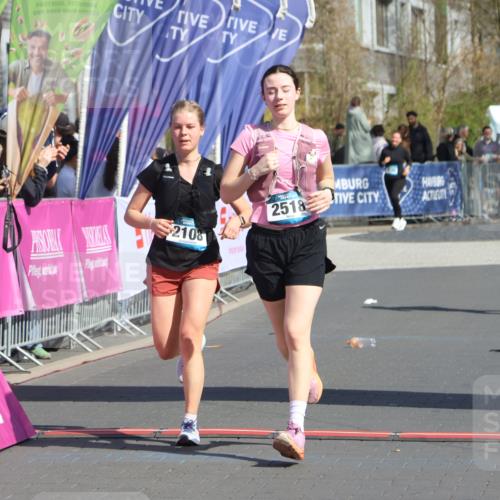 12.04.2026 - 45. Internationalen Wilhelmsburger Insellauf Strokosch-Dieckow http://msf.ph/oto/9468927 12.04.2026 11:22:08 Ziel 2518, 2108, 2492, 2466 meine-sportfotos.de