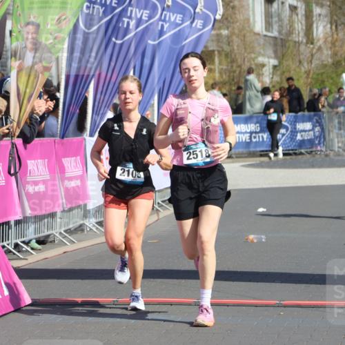 12.04.2026 - 45. Internationalen Wilhelmsburger Insellauf Strokosch-Dieckow http://msf.ph/oto/9468931 12.04.2026 11:22:08 Ziel 2518, 2108, 2492, 2466 meine-sportfotos.de