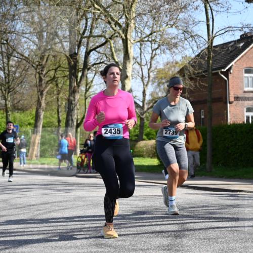 12.04.2026 - 45. Internationalen Wilhelmsburger Insellauf J. Mangold http://msf.ph/oto/9468933 12.04.2026 11:12:28 Ziel 2816, 2918, 3589, 2135, 2435, 3517, 2739, 3003, 2753, 2272, 2272, 3718, 3405 meine-sportfotos.de