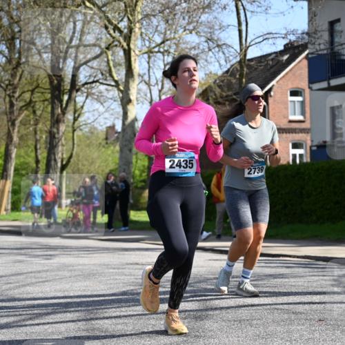 12.04.2026 - 45. Internationalen Wilhelmsburger Insellauf J. Mangold http://msf.ph/oto/9468940 12.04.2026 11:12:28 Ziel 2816, 2918, 3589, 2135, 2435, 3517, 2739, 3003, 2753, 2272, 2272, 3718, 3405 meine-sportfotos.de