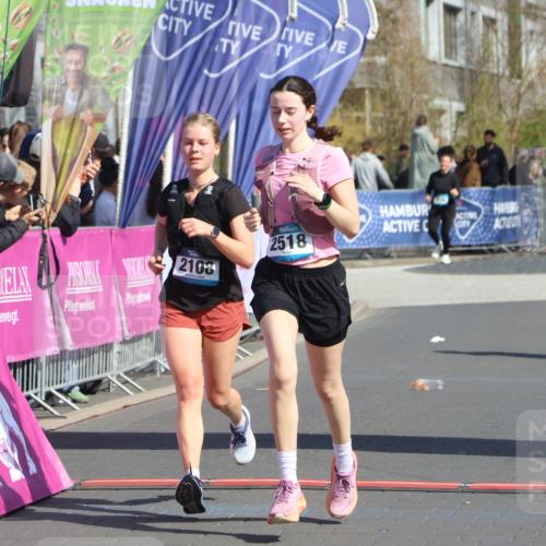 12.04.2026 - 45. Internationalen Wilhelmsburger Insellauf Strokosch-Dieckow http://msf.ph/oto/9468943 12.04.2026 11:22:08 Ziel 2518, 2108, 2492, 2466 meine-sportfotos.de