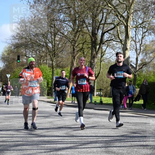 12.04.2026 - 45. Internationalen Wilhelmsburger Insellauf J. Mangold http://msf.ph/oto/9468944 12.04.2026 11:12:31 Ziel 2135, 2435, 3517, 2739, 3003, 2753, 2272, 3718, 3405, 3714 meine-sportfotos.de