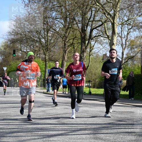 12.04.2026 - 45. Internationalen Wilhelmsburger Insellauf J. Mangold http://msf.ph/oto/9468947 12.04.2026 11:12:32 Ziel 2135, 2435, 3517, 2739, 3003, 2753, 2272, 3718, 3405, 3714, 3703 meine-sportfotos.de