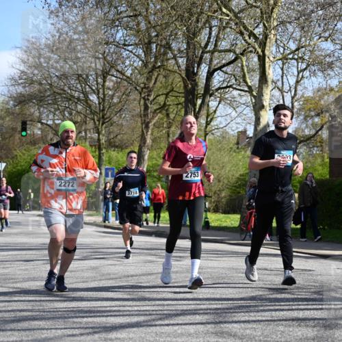 12.04.2026 - 45. Internationalen Wilhelmsburger Insellauf J. Mangold http://msf.ph/oto/9468949 12.04.2026 11:12:32 Ziel 2135, 2435, 3517, 2739, 3003, 2753, 2272, 3718, 3405, 3714, 3703 meine-sportfotos.de