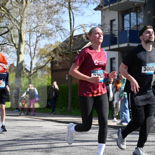 12.04.2026 - 45. Internationalen Wilhelmsburger Insellauf J. Mangold http://msf.ph/oto/9468982 12.04.2026 11:12:33 Ziel 2135, 2435, 3517, 2739, 3003, 2753, 2272, 3718, 3405, 3714, 3703 meine-sportfotos.de