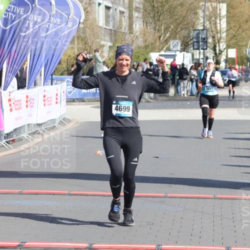 12.04.2026 - 45. Internationalen Wilhelmsburger Insellauf Strokosch-Dieckow http://msf.ph/oto/9469004 12.04.2026 11:22:14 Ziel 2492, 2466, 4699 meine-sportfotos.de