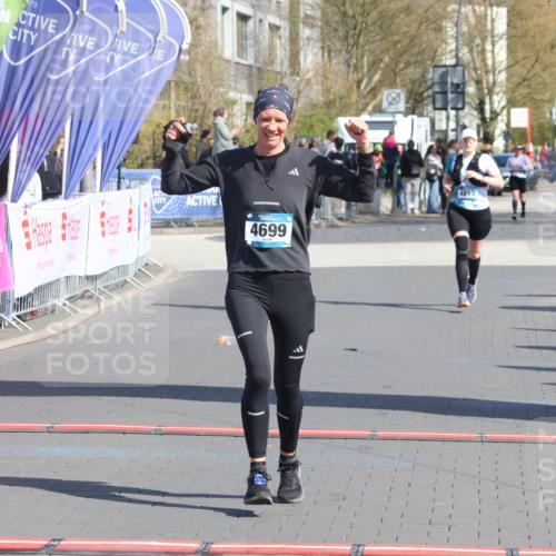 12.04.2026 - 45. Internationalen Wilhelmsburger Insellauf Strokosch-Dieckow http://msf.ph/oto/9469009 12.04.2026 11:22:14 Ziel 2492, 2466, 4699 meine-sportfotos.de