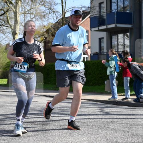 12.04.2026 - 45. Internationalen Wilhelmsburger Insellauf J. Mangold http://msf.ph/oto/9469016 12.04.2026 11:13:02 Ziel 3714, 3703, 3092, 3155, 2527 meine-sportfotos.de