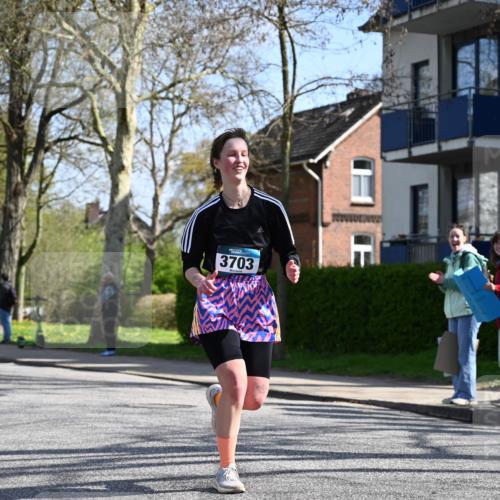 12.04.2026 - 45. Internationalen Wilhelmsburger Insellauf J. Mangold http://msf.ph/oto/9469042 12.04.2026 11:13:06 Ziel 3714, 3703, 3092, 3155, 2527, 2526 meine-sportfotos.de