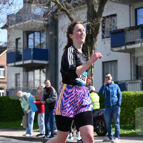 12.04.2026 - 45. Internationalen Wilhelmsburger Insellauf J. Mangold http://msf.ph/oto/9469059 12.04.2026 11:13:07 Ziel 3714, 3703, 3092, 3155, 2527, 2526 meine-sportfotos.de