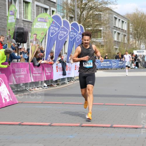 12.04.2026 - 45. Internationalen Wilhelmsburger Insellauf Strokosch-Dieckow http://msf.ph/oto/9469118 12.04.2026 12:49:44 Ziel 5711 meine-sportfotos.de