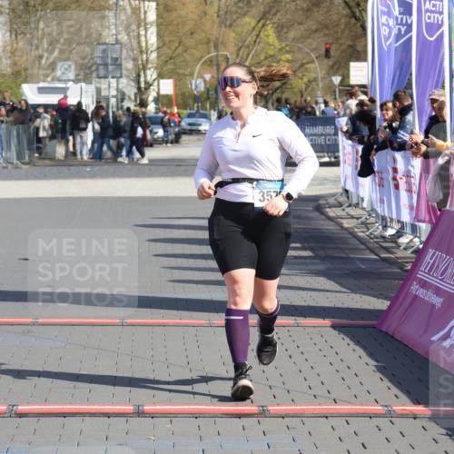 12.04.2026 - 45. Internationalen Wilhelmsburger Insellauf Strokosch-Dieckow http://msf.ph/oto/9469136 12.04.2026 11:22:32 Ziel 3579 meine-sportfotos.de