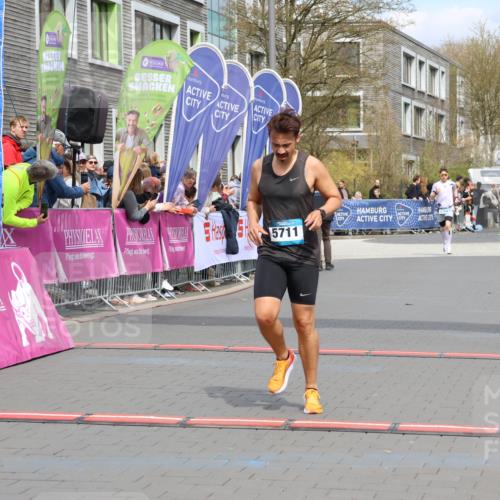 12.04.2026 - 45. Internationalen Wilhelmsburger Insellauf Strokosch-Dieckow http://msf.ph/oto/9469149 12.04.2026 12:49:44 Ziel 5711 meine-sportfotos.de