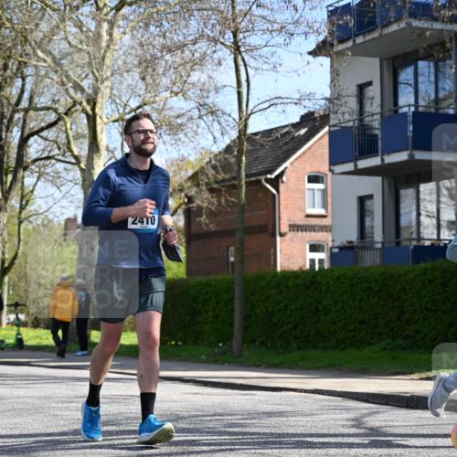 12.04.2026 - 45. Internationalen Wilhelmsburger Insellauf J. Mangold http://msf.ph/oto/9469150 12.04.2026 11:13:50 Ziel 2527, 2526, 2726, 2410, 3330, 2486, 3202, 4548, 2404, 4982, 3343, 2452 meine-sportfotos.de