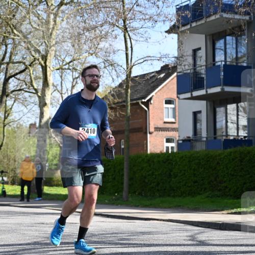 12.04.2026 - 45. Internationalen Wilhelmsburger Insellauf J. Mangold http://msf.ph/oto/9469153 12.04.2026 11:13:50 Ziel 2527, 2526, 2726, 2410, 3330, 2486, 3202, 4548, 2404, 4982, 3343, 2452 meine-sportfotos.de