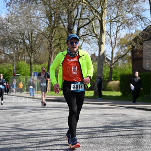 12.04.2026 - 45. Internationalen Wilhelmsburger Insellauf J. Mangold http://msf.ph/oto/9469169 12.04.2026 11:14:19 Ziel 3202, 4548, 2404, 4982, 3343, 2452, 3018, 2424, 2565, 3508 meine-sportfotos.de
