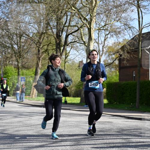12.04.2026 - 45. Internationalen Wilhelmsburger Insellauf J. Mangold http://msf.ph/oto/9469190 12.04.2026 11:14:24 Ziel 2404, 4982, 3343, 2452, 3018, 2424, 2565, 3508, 2165 meine-sportfotos.de