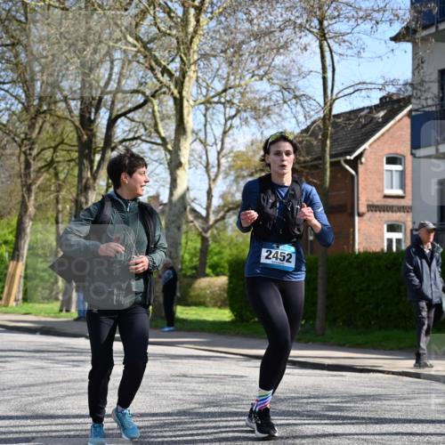 12.04.2026 - 45. Internationalen Wilhelmsburger Insellauf J. Mangold http://msf.ph/oto/9469197 12.04.2026 11:14:24 Ziel 2404, 4982, 3343, 2452, 3018, 2424, 2565, 3508, 2165 meine-sportfotos.de