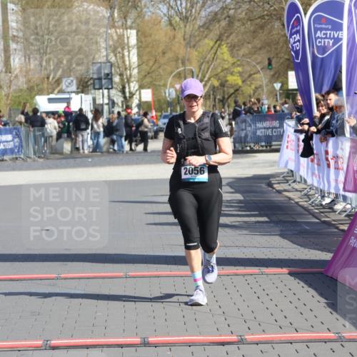 12.04.2026 - 45. Internationalen Wilhelmsburger Insellauf Strokosch-Dieckow http://msf.ph/oto/9469213 12.04.2026 11:22:59 Ziel 2056 meine-sportfotos.de
