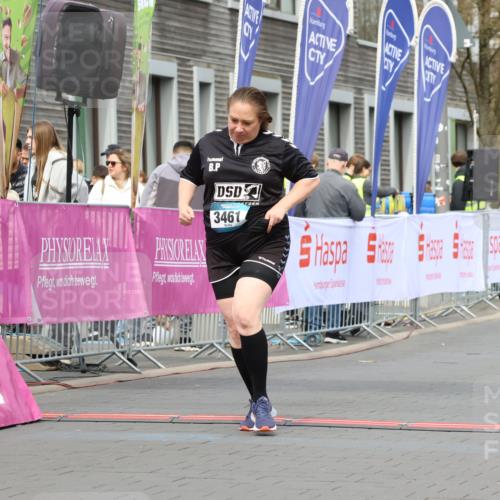 12.04.2026 - 45. Internationalen Wilhelmsburger Insellauf Strokosch-Dieckow http://msf.ph/oto/9469217 12.04.2026 13:42:05 Ziel 3461 meine-sportfotos.de