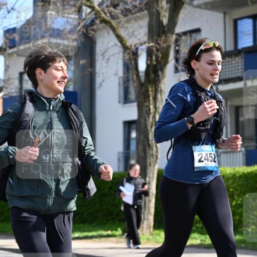 12.04.2026 - 45. Internationalen Wilhelmsburger Insellauf J. Mangold http://msf.ph/oto/9469218 12.04.2026 11:14:25 Ziel 2404, 4982, 3343, 2452, 3018, 2424, 2565, 3508, 2165 meine-sportfotos.de