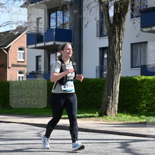 12.04.2026 - 45. Internationalen Wilhelmsburger Insellauf J. Mangold http://msf.ph/oto/9469223 12.04.2026 11:14:47 Ziel 2565, 3508, 2165, 2510, 3681, 2157, 2993, 2137, 3607 meine-sportfotos.de