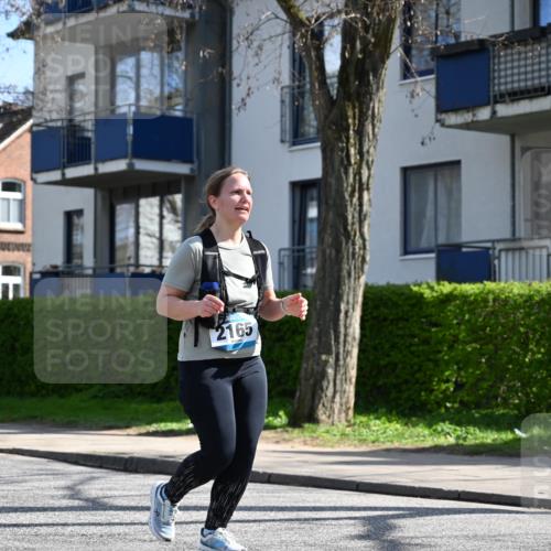 12.04.2026 - 45. Internationalen Wilhelmsburger Insellauf J. Mangold http://msf.ph/oto/9469225 12.04.2026 11:14:47 Ziel 2565, 3508, 2165, 2510, 3681, 2157, 2993, 2137, 3607 meine-sportfotos.de