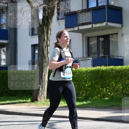 12.04.2026 - 45. Internationalen Wilhelmsburger Insellauf J. Mangold http://msf.ph/oto/9469234 12.04.2026 11:14:48 Ziel 2565, 3508, 2165, 2510, 3681, 2157, 2993, 2137, 2137, 3607 meine-sportfotos.de