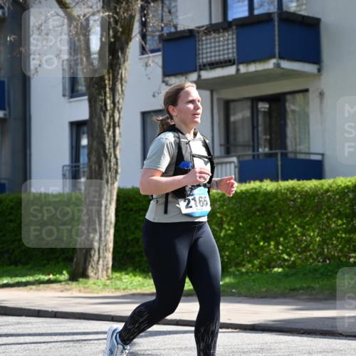 12.04.2026 - 45. Internationalen Wilhelmsburger Insellauf J. Mangold http://msf.ph/oto/9469235 12.04.2026 11:14:48 Ziel 2565, 3508, 2165, 2510, 3681, 2157, 2993, 2137, 2137, 3607 meine-sportfotos.de