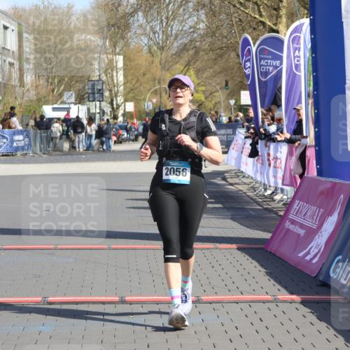 12.04.2026 - 45. Internationalen Wilhelmsburger Insellauf Strokosch-Dieckow http://msf.ph/oto/9469245 12.04.2026 11:23:00 Ziel 2056 meine-sportfotos.de
