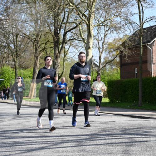 12.04.2026 - 45. Internationalen Wilhelmsburger Insellauf J. Mangold http://msf.ph/oto/9469250 12.04.2026 11:14:58 Ziel 3508, 2165, 2510, 3681, 2157, 2993, 2993, 2137, 3607 meine-sportfotos.de