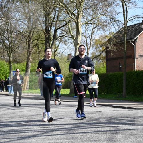 12.04.2026 - 45. Internationalen Wilhelmsburger Insellauf J. Mangold http://msf.ph/oto/9469256 12.04.2026 11:14:58 Ziel 3508, 2165, 2510, 3681, 2157, 2993, 2993, 2137, 3607 meine-sportfotos.de