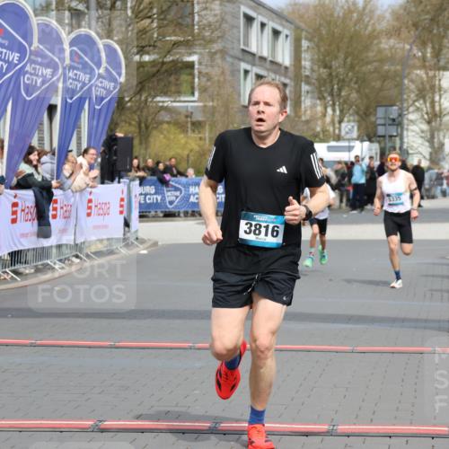 12.04.2026 - 45. Internationalen Wilhelmsburger Insellauf Strokosch-Dieckow http://msf.ph/oto/9469265 12.04.2026 12:49:53 Ziel 5566, 3816, 5335, 3612, 2403 meine-sportfotos.de