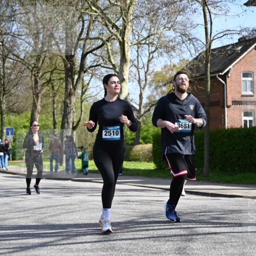 12.04.2026 - 45. Internationalen Wilhelmsburger Insellauf J. Mangold http://msf.ph/oto/9469268 12.04.2026 11:14:59 Ziel 3508, 2165, 2510, 3681, 2157, 2993, 2137, 3607 meine-sportfotos.de