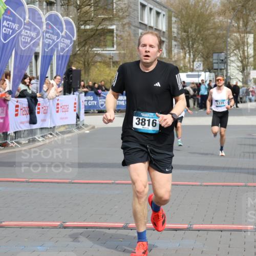 12.04.2026 - 45. Internationalen Wilhelmsburger Insellauf Strokosch-Dieckow http://msf.ph/oto/9469309 12.04.2026 12:49:53 Ziel 5566, 3816, 5335, 3612, 2403 meine-sportfotos.de