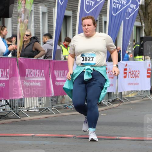 12.04.2026 - 45. Internationalen Wilhelmsburger Insellauf Strokosch-Dieckow http://msf.ph/oto/9469326 12.04.2026 13:40:27 Ziel 3827 meine-sportfotos.de