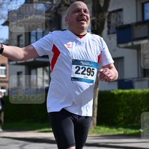 12.04.2026 - 45. Internationalen Wilhelmsburger Insellauf J. Mangold http://msf.ph/oto/9469327 12.04.2026 11:15:38 Ziel 2561, 2343, 2295, 2467, 2468, 2296 meine-sportfotos.de