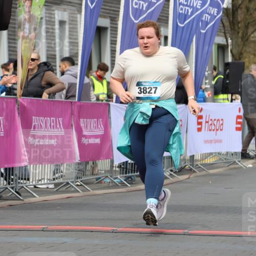 12.04.2026 - 45. Internationalen Wilhelmsburger Insellauf Strokosch-Dieckow http://msf.ph/oto/9469345 12.04.2026 13:40:27 Ziel 3827 meine-sportfotos.de
