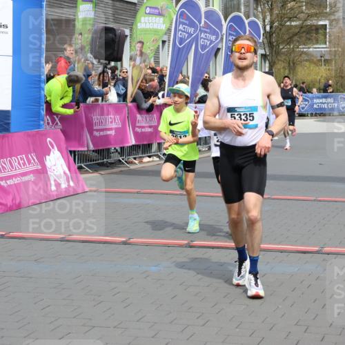 12.04.2026 - 45. Internationalen Wilhelmsburger Insellauf Strokosch-Dieckow http://msf.ph/oto/9469354 12.04.2026 12:49:56 Ziel 3816, 5335, 3612, 2403, 5793 meine-sportfotos.de