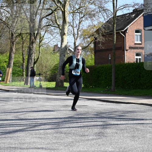 12.04.2026 - 45. Internationalen Wilhelmsburger Insellauf J. Mangold http://msf.ph/oto/9469359 12.04.2026 11:16:14 Ziel 2467, 2468, 2296, 4497, 3543, 3543, 2329, 5756, 5756, 3891, 4590, 2828, 2823 meine-sportfotos.de