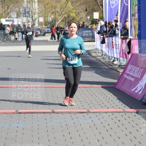 12.04.2026 - 45. Internationalen Wilhelmsburger Insellauf Strokosch-Dieckow http://msf.ph/oto/9469368 12.04.2026 11:23:21 Ziel 2450 meine-sportfotos.de