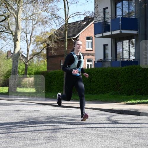 12.04.2026 - 45. Internationalen Wilhelmsburger Insellauf J. Mangold http://msf.ph/oto/9469369 12.04.2026 11:16:15 Ziel 2296, 4497, 3543, 2329, 5756, 3891, 3891, 4590, 2828, 2823 meine-sportfotos.de