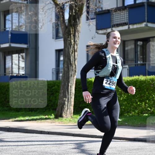 12.04.2026 - 45. Internationalen Wilhelmsburger Insellauf J. Mangold http://msf.ph/oto/9469384 12.04.2026 11:16:16 Ziel 2296, 4497, 3543, 2329, 2329, 5756, 3891, 4590, 2828, 2823 meine-sportfotos.de