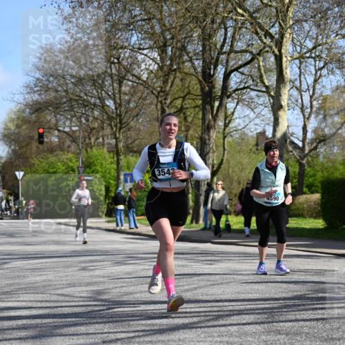 12.04.2026 - 45. Internationalen Wilhelmsburger Insellauf J. Mangold http://msf.ph/oto/9469396 12.04.2026 11:16:31 Ziel 4497, 3543, 2329, 5756, 3891, 4590, 4590, 2828, 2823, 3622, 3080 meine-sportfotos.de