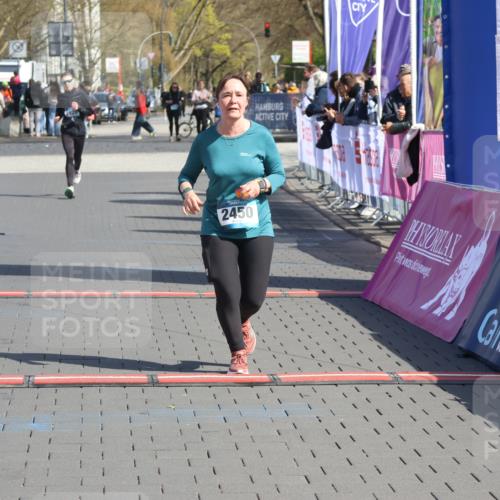 12.04.2026 - 45. Internationalen Wilhelmsburger Insellauf Strokosch-Dieckow http://msf.ph/oto/9469398 12.04.2026 11:23:21 Ziel 2450 meine-sportfotos.de