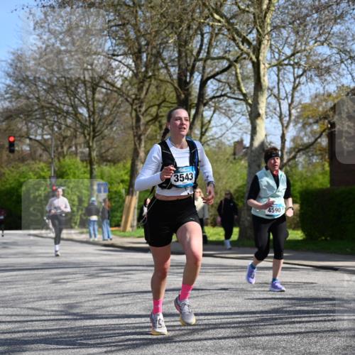 12.04.2026 - 45. Internationalen Wilhelmsburger Insellauf J. Mangold http://msf.ph/oto/9469401 12.04.2026 11:16:31 Ziel 4497, 3543, 2329, 5756, 3891, 4590, 4590, 2828, 2823, 3622, 3080 meine-sportfotos.de