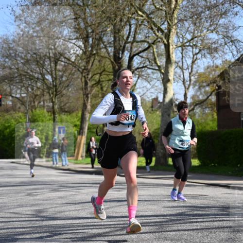 12.04.2026 - 45. Internationalen Wilhelmsburger Insellauf J. Mangold http://msf.ph/oto/9469402 12.04.2026 11:16:32 Ziel 4497, 3543, 2329, 5756, 3891, 4590, 2828, 2823, 3622, 3080 meine-sportfotos.de