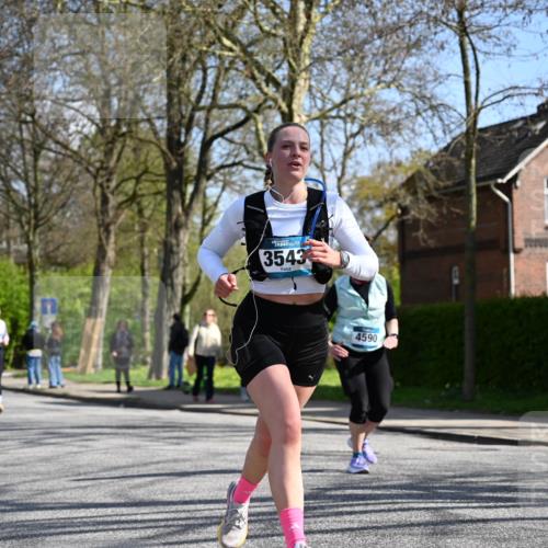 12.04.2026 - 45. Internationalen Wilhelmsburger Insellauf J. Mangold http://msf.ph/oto/9469407 12.04.2026 11:16:32 Ziel 4497, 3543, 2329, 5756, 3891, 4590, 2828, 2823, 3622, 3080 meine-sportfotos.de
