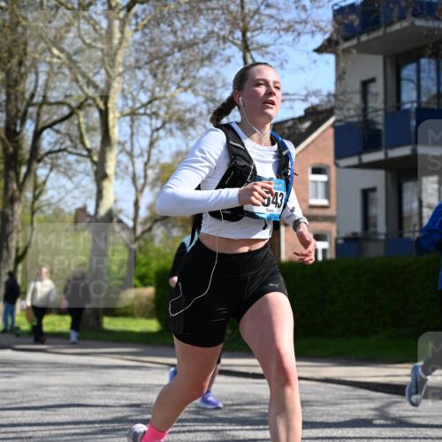 12.04.2026 - 45. Internationalen Wilhelmsburger Insellauf J. Mangold http://msf.ph/oto/9469413 12.04.2026 11:16:32 Ziel 4497, 3543, 2329, 5756, 3891, 4590, 2828, 2823, 3622, 3080 meine-sportfotos.de